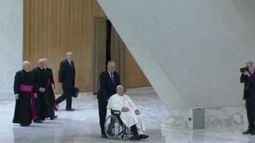 VIDEO Papa în stare critică și cu insuficiență renală. Ce mesaj a transmis suveranul